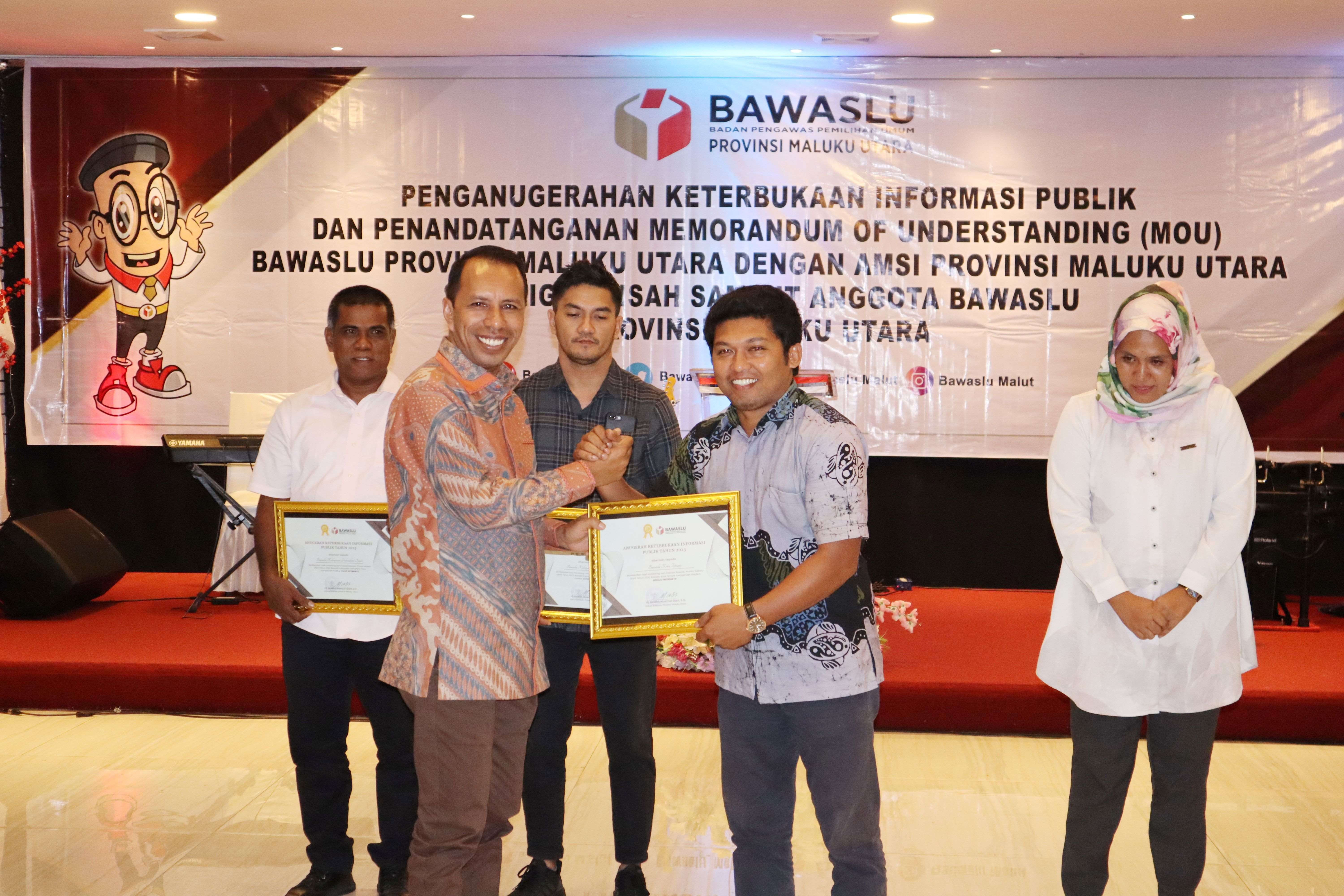 Bawaslu Ternate Raih Anugerah Keterbukaan Informasi Publik 2023