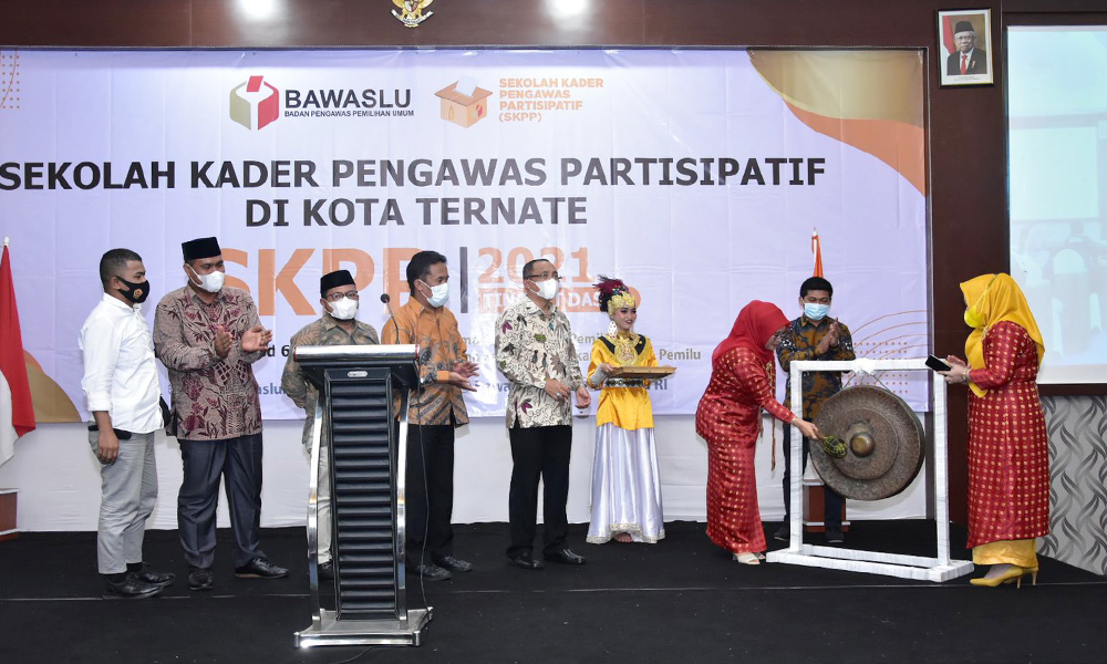 Ratna Dewi Pettalolo Buka Kegiatan SKPP Tingkat Dasar di Ternate