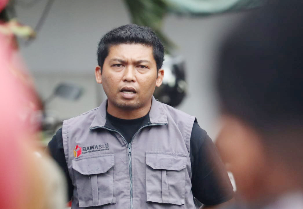 Ketua Bawaslu Kota Ternate, Kifli Sahlan, S.Pd