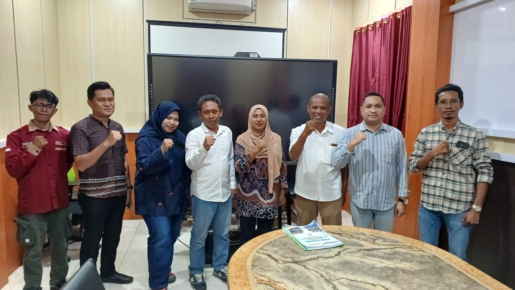 sialisasikan Kompetisi Debat Penegakan Hukum Pemilu (PHP) VI di Fakultas Hukum Universitas Khairun Ternate