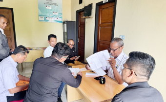 Suasana pengawasan coklit terbatas (Coktas) di Kelurahan Afe Taduma, Kelurahan Pulau Ternate.