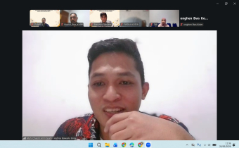 Suasana zoom metting dengan agenda Penguatan Keterampilan Desain Grafis dalam Meningkatkan Kreativitas dan Efektivitas Pengelolaan Media Sosial Lembaga, Jumat (26/6/2026).